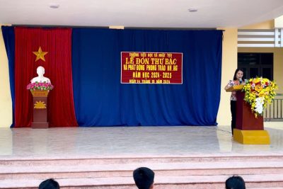 TRANG TRỌNG LỄ ĐÓN THƯ BÁC TẠI TRƯỜNG TIỂU HỌC NHẬT TỰU